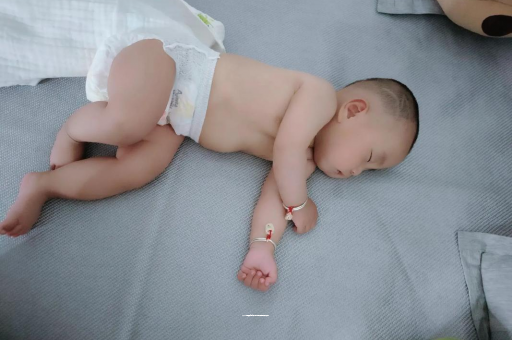 长沙怎样教宝宝爬