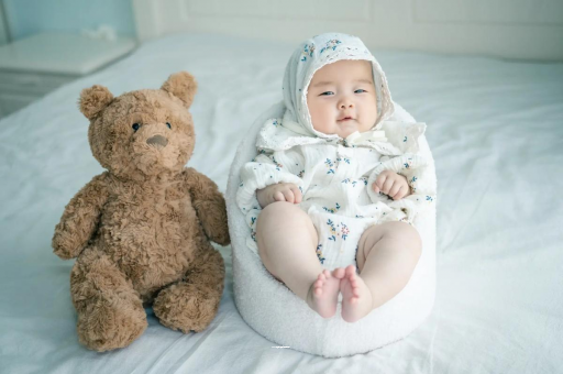 长沙宝宝吃不饱母乳的症状